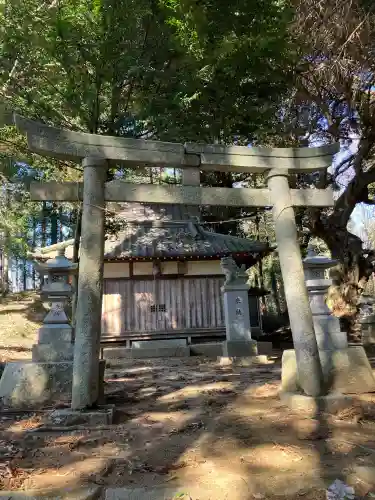 住吉四所神社の{uncategorized: "未分類", other: "その他", undefined: "問題あり", building: "その他建物", grave: "お墓", sacred_gate: "鳥居", guardian: "狛犬", statue: "像", buddha: "仏像", history: "歴史", nature: "自然", garden: "庭園", animal: "動物", pagoda: "塔", temizu: "手水舎", mountain_gate: "山門・神門", sanctuary: "本殿・本堂", subordinate: "末社・摂社", art: "芸術", scenery: "景色", jizo: "地蔵", ema: "絵馬", goshuin: "御朱印", omikuji: "おみくじ", items: "授与品その他", amulet: "お守り", goshuincho: "御朱印帳", eats: "食事", festival: "お祭り", votive_dance: "神楽", shichigosan: "七五三参", wedding: "結婚式", experience: "体験その他", initially: "初詣", around: "周辺", anti_infection: "感染症対策"}