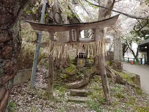 北向稲荷大明神（飯盛山）(福島県)