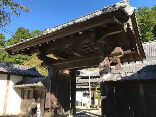 箸蔵寺の山門