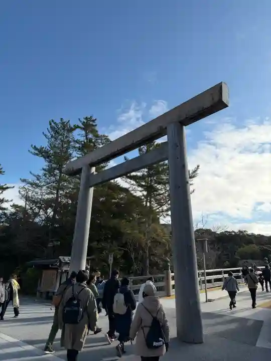 伊勢神宮内宮(皇大神宮)の{uncategorized: "未分類", other: "その他", undefined: "問題あり", building: "その他建物", grave: "お墓", sacred_gate: "鳥居", guardian: "狛犬", statue: "像", buddha: "仏像", history: "歴史", nature: "自然", garden: "庭園", animal: "動物", pagoda: "塔", temizu: "手水舎", mountain_gate: "山門・神門", sanctuary: "本殿・本堂", subordinate: "末社・摂社", art: "芸術", scenery: "景色", jizo: "地蔵", ema: "絵馬", goshuin: "御朱印", omikuji: "おみくじ", items: "授与品その他", amulet: "お守り", goshuincho: "御朱印帳", eats: "食事", festival: "お祭り", votive_dance: "神楽", shichigosan: "七五三参", wedding: "結婚式", experience: "体験その他", initially: "初詣", around: "周辺", anti_infection: "感染症対策"}