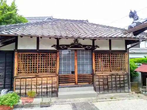 薬師寺の本殿・本堂