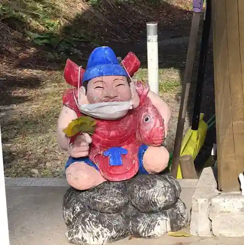 留寿都神社の像