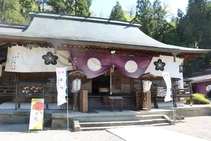 飛驒護國神社の本殿・本堂
