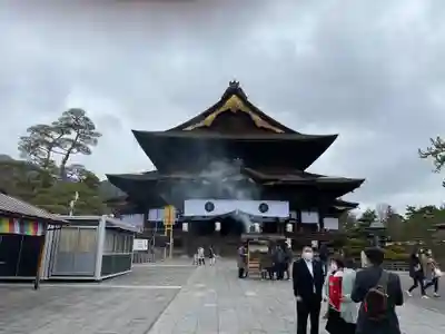 善光寺の本殿・本堂