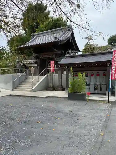 慈眼寺の山門