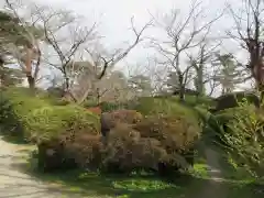 霊犬神社の庭園