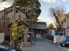 呉服神社の山門