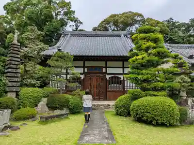 花井寺の本殿・本堂