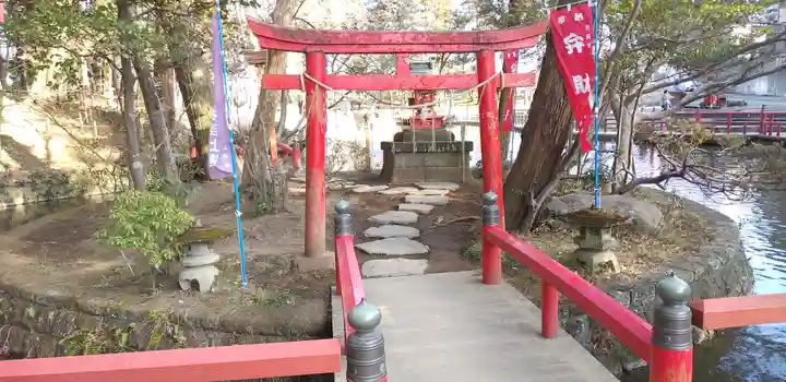 間々田八幡宮の鳥居