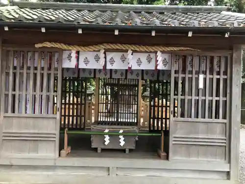 綱越神社（大神神社摂社）の本殿