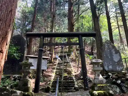軍刀利神社(山梨県)