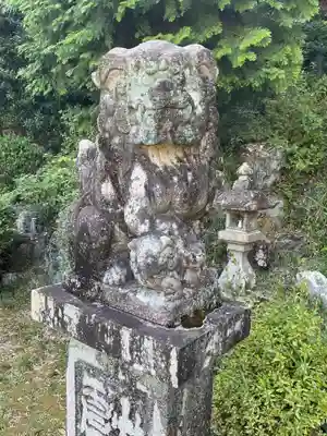 神明神社(大薮町)の狛犬
