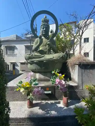 本郷薬師堂の{uncategorized: "未分類", other: "その他", undefined: "問題あり", building: "その他建物", grave: "お墓", sacred_gate: "鳥居", guardian: "狛犬", statue: "像", buddha: "仏像", history: "歴史", nature: "自然", garden: "庭園", animal: "動物", pagoda: "塔", temizu: "手水舎", mountain_gate: "山門・神門", sanctuary: "本殿・本堂", subordinate: "末社・摂社", art: "芸術", scenery: "景色", jizo: "地蔵", ema: "絵馬", goshuin: "御朱印", omikuji: "おみくじ", items: "授与品その他", amulet: "お守り", goshuincho: "御朱印帳", eats: "食事", festival: "お祭り", votive_dance: "神楽", shichigosan: "七五三参", wedding: "結婚式", experience: "体験その他", initially: "初詣", around: "周辺", anti_infection: "感染症対策"}
