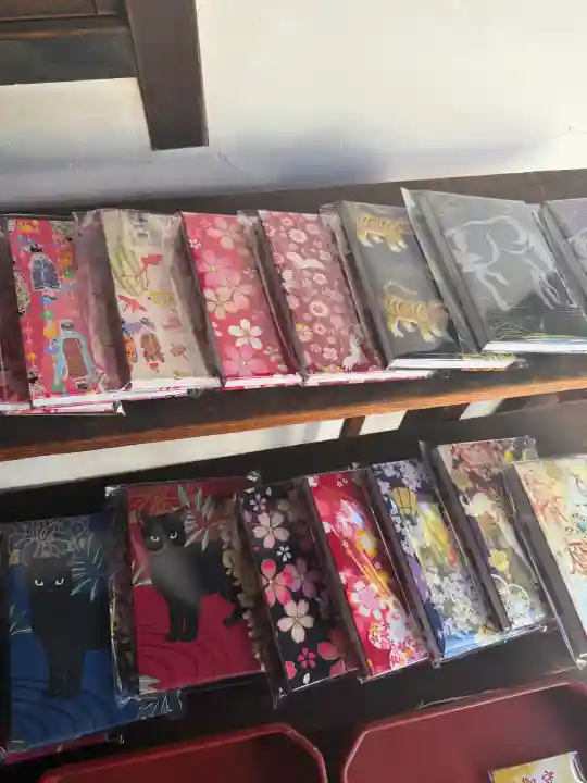 元祇園梛神社・隼神社の{uncategorized: "未分類", other: "その他", undefined: "問題あり", building: "その他建物", grave: "お墓", sacred_gate: "鳥居", guardian: "狛犬", statue: "像", buddha: "仏像", history: "歴史", nature: "自然", garden: "庭園", animal: "動物", pagoda: "塔", temizu: "手水舎", mountain_gate: "山門・神門", sanctuary: "本殿・本堂", subordinate: "末社・摂社", art: "芸術", scenery: "景色", jizo: "地蔵", ema: "絵馬", goshuin: "御朱印", omikuji: "おみくじ", items: "授与品その他", amulet: "お守り", goshuincho: "御朱印帳", eats: "食事", festival: "お祭り", votive_dance: "神楽", shichigosan: "七五三参", wedding: "結婚式", experience: "体験その他", initially: "初詣", around: "周辺", anti_infection: "感染症対策"}