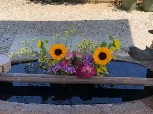 水堂須佐男神社の手水舎