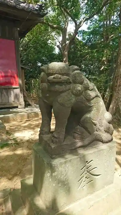 根神社の狛犬