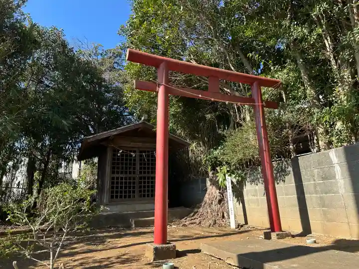 日月神社の{uncategorized: "未分類", other: "その他", undefined: "問題あり", building: "その他建物", grave: "お墓", sacred_gate: "鳥居", guardian: "狛犬", statue: "像", buddha: "仏像", history: "歴史", nature: "自然", garden: "庭園", animal: "動物", pagoda: "塔", temizu: "手水舎", mountain_gate: "山門・神門", sanctuary: "本殿・本堂", subordinate: "末社・摂社", art: "芸術", scenery: "景色", jizo: "地蔵", ema: "絵馬", goshuin: "御朱印", omikuji: "おみくじ", items: "授与品その他", amulet: "お守り", goshuincho: "御朱印帳", eats: "食事", festival: "お祭り", votive_dance: "神楽", shichigosan: "七五三参", wedding: "結婚式", experience: "体験その他", initially: "初詣", around: "周辺", anti_infection: "感染症対策"}