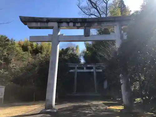 三ケ所神社の鳥居