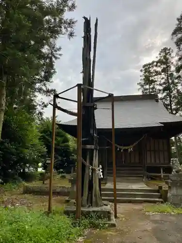 雷電神社の建物その他