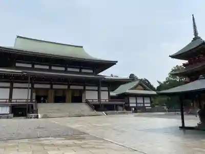 成田山新勝寺の本殿・本堂