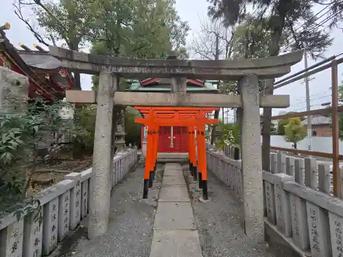 尾浜八幡神社の{uncategorized: "未分類", other: "その他", undefined: "問題あり", building: "その他建物", grave: "お墓", sacred_gate: "鳥居", guardian: "狛犬", statue: "像", buddha: "仏像", history: "歴史", nature: "自然", garden: "庭園", animal: "動物", pagoda: "塔", temizu: "手水舎", mountain_gate: "山門・神門", sanctuary: "本殿・本堂", subordinate: "末社・摂社", art: "芸術", scenery: "景色", jizo: "地蔵", ema: "絵馬", goshuin: "御朱印", omikuji: "おみくじ", items: "授与品その他", amulet: "お守り", goshuincho: "御朱印帳", eats: "食事", festival: "お祭り", votive_dance: "神楽", shichigosan: "七五三参", wedding: "結婚式", experience: "体験その他", initially: "初詣", around: "周辺", anti_infection: "感染症対策"}