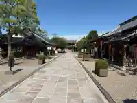 壬生寺の{uncategorized: "未分類", other: "その他", undefined: "問題あり", building: "その他建物", grave: "お墓", sacred_gate: "鳥居", guardian: "狛犬", statue: "像", buddha: "仏像", history: "歴史", nature: "自然", garden: "庭園", animal: "動物", pagoda: "塔", temizu: "手水舎", mountain_gate: "山門・神門", sanctuary: "本殿・本堂", subordinate: "末社・摂社", art: "芸術", scenery: "景色", jizo: "地蔵", ema: "絵馬", goshuin: "御朱印", omikuji: "おみくじ", items: "授与品その他", amulet: "お守り", goshuincho: "御朱印帳", eats: "食事", festival: "お祭り", votive_dance: "神楽", shichigosan: "七五三参", wedding: "結婚式", experience: "体験その他", initially: "初詣", around: "周辺", anti_infection: "感染症対策"}