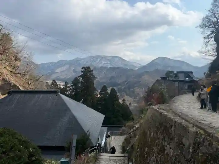 宝珠山 立石寺の{uncategorized: "未分類", other: "その他", undefined: "問題あり", building: "その他建物", grave: "お墓", sacred_gate: "鳥居", guardian: "狛犬", statue: "像", buddha: "仏像", history: "歴史", nature: "自然", garden: "庭園", animal: "動物", pagoda: "塔", temizu: "手水舎", mountain_gate: "山門・神門", sanctuary: "本殿・本堂", subordinate: "末社・摂社", art: "芸術", scenery: "景色", jizo: "地蔵", ema: "絵馬", goshuin: "御朱印", omikuji: "おみくじ", items: "授与品その他", amulet: "お守り", goshuincho: "御朱印帳", eats: "食事", festival: "お祭り", votive_dance: "神楽", shichigosan: "七五三参", wedding: "結婚式", experience: "体験その他", initially: "初詣", around: "周辺", anti_infection: "感染症対策"}