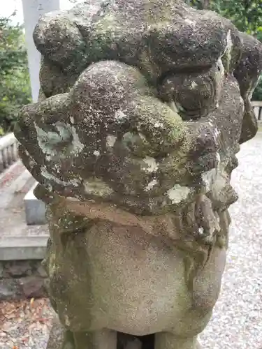 額神社の狛犬