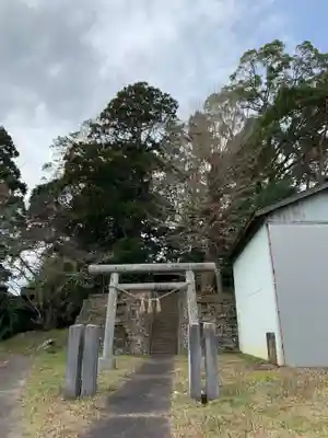 西神社の鳥居