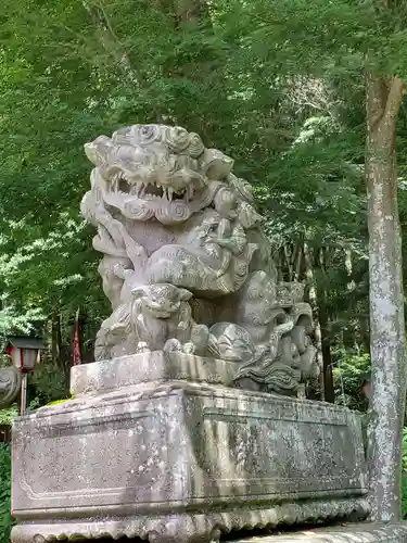 南湖神社の狛犬