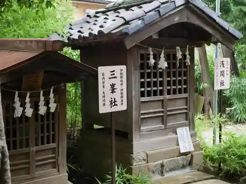 鳩ヶ谷氷川神社の末社・摂社