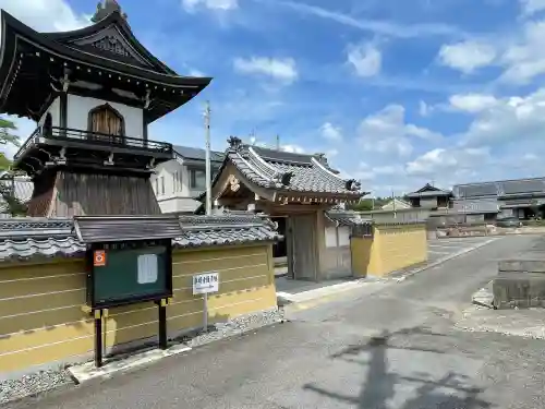 専明寺の{uncategorized: "未分類", other: "その他", undefined: "問題あり", building: "その他建物", grave: "お墓", sacred_gate: "鳥居", guardian: "狛犬", statue: "像", buddha: "仏像", history: "歴史", nature: "自然", garden: "庭園", animal: "動物", pagoda: "塔", temizu: "手水舎", mountain_gate: "山門・神門", sanctuary: "本殿・本堂", subordinate: "末社・摂社", art: "芸術", scenery: "景色", jizo: "地蔵", ema: "絵馬", goshuin: "御朱印", omikuji: "おみくじ", items: "授与品その他", amulet: "お守り", goshuincho: "御朱印帳", eats: "食事", festival: "お祭り", votive_dance: "神楽", shichigosan: "七五三参", wedding: "結婚式", experience: "体験その他", initially: "初詣", around: "周辺", anti_infection: "感染症対策"}