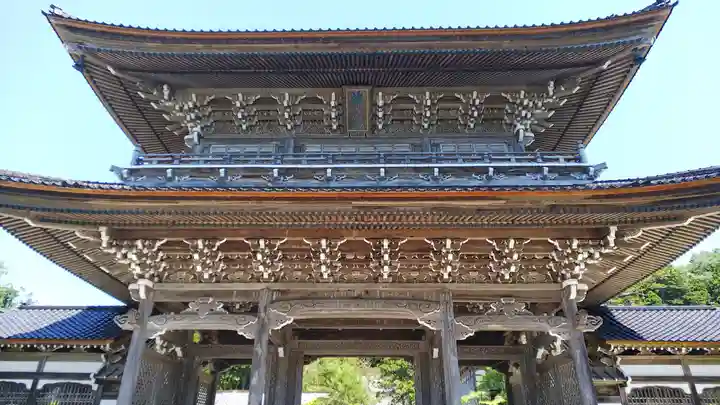 総持寺祖院の山門・神門