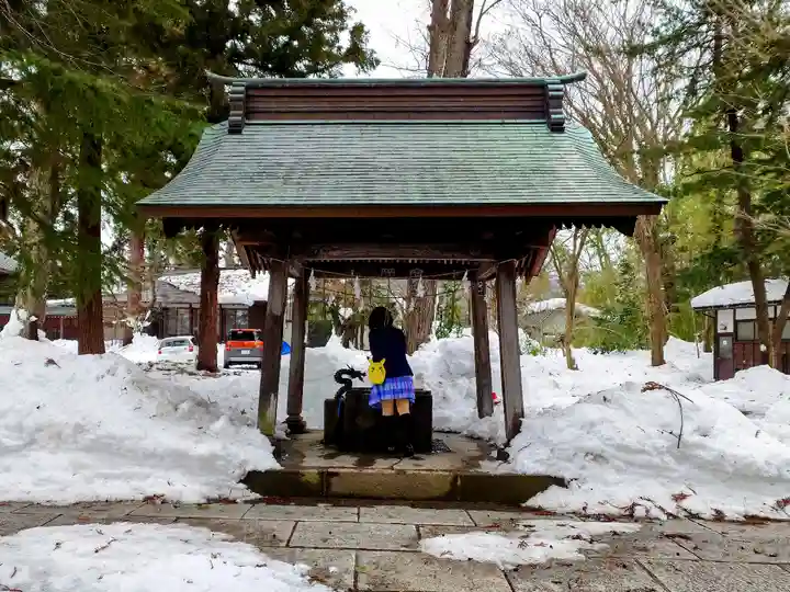 蠶養國神社の手水舎