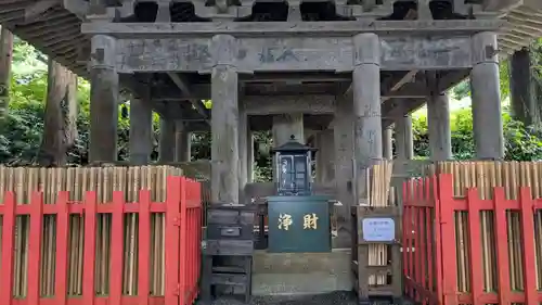 日石寺の塔