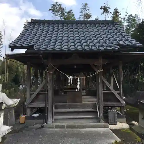 西園神社の本殿