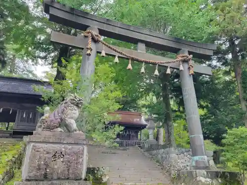 諏訪大社上社前宮の鳥居