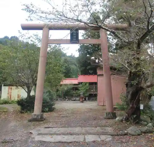 諏訪神社の鳥居