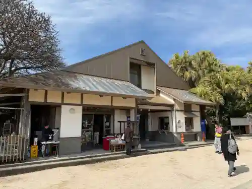 青島神社（青島神宮）の{uncategorized: "未分類", other: "その他", undefined: "問題あり", building: "その他建物", grave: "お墓", sacred_gate: "鳥居", guardian: "狛犬", statue: "像", buddha: "仏像", history: "歴史", nature: "自然", garden: "庭園", animal: "動物", pagoda: "塔", temizu: "手水舎", mountain_gate: "山門・神門", sanctuary: "本殿・本堂", subordinate: "末社・摂社", art: "芸術", scenery: "景色", jizo: "地蔵", ema: "絵馬", goshuin: "御朱印", omikuji: "おみくじ", items: "授与品その他", amulet: "お守り", goshuincho: "御朱印帳", eats: "食事", festival: "お祭り", votive_dance: "神楽", shichigosan: "七五三参", wedding: "結婚式", experience: "体験その他", initially: "初詣", around: "周辺", anti_infection: "感染症対策"}