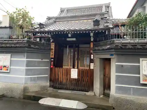 西宝寺の山門