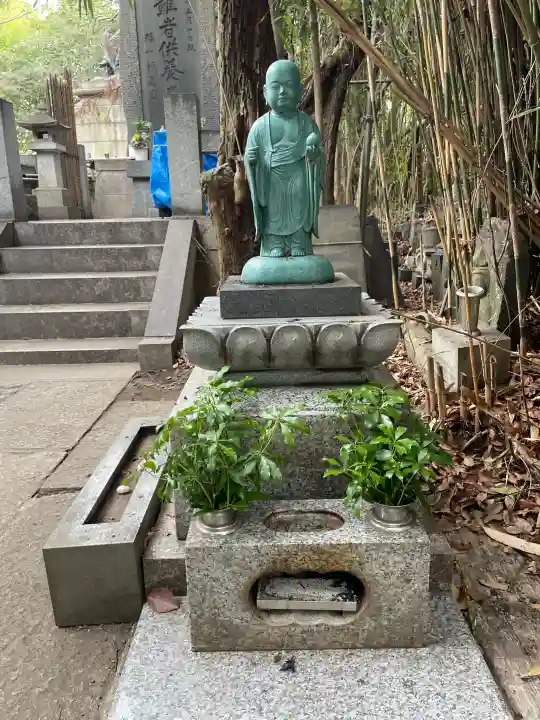 普門院の{uncategorized: "未分類", other: "その他", undefined: "問題あり", building: "その他建物", grave: "お墓", sacred_gate: "鳥居", guardian: "狛犬", statue: "像", buddha: "仏像", history: "歴史", nature: "自然", garden: "庭園", animal: "動物", pagoda: "塔", temizu: "手水舎", mountain_gate: "山門・神門", sanctuary: "本殿・本堂", subordinate: "末社・摂社", art: "芸術", scenery: "景色", jizo: "地蔵", ema: "絵馬", goshuin: "御朱印", omikuji: "おみくじ", items: "授与品その他", amulet: "お守り", goshuincho: "御朱印帳", eats: "食事", festival: "お祭り", votive_dance: "神楽", shichigosan: "七五三参", wedding: "結婚式", experience: "体験その他", initially: "初詣", around: "周辺", anti_infection: "感染症対策"}