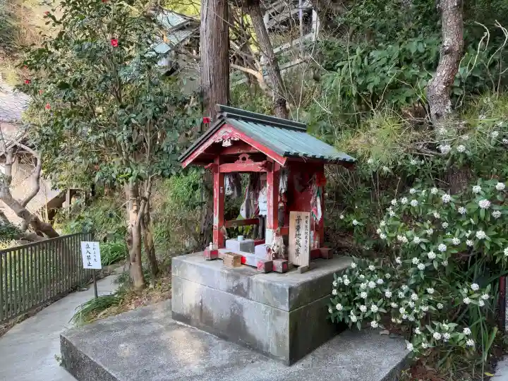 岩殿寺の{uncategorized: "未分類", other: "その他", undefined: "問題あり", building: "その他建物", grave: "お墓", sacred_gate: "鳥居", guardian: "狛犬", statue: "像", buddha: "仏像", history: "歴史", nature: "自然", garden: "庭園", animal: "動物", pagoda: "塔", temizu: "手水舎", mountain_gate: "山門・神門", sanctuary: "本殿・本堂", subordinate: "末社・摂社", art: "芸術", scenery: "景色", jizo: "地蔵", ema: "絵馬", goshuin: "御朱印", omikuji: "おみくじ", items: "授与品その他", amulet: "お守り", goshuincho: "御朱印帳", eats: "食事", festival: "お祭り", votive_dance: "神楽", shichigosan: "七五三参", wedding: "結婚式", experience: "体験その他", initially: "初詣", around: "周辺", anti_infection: "感染症対策"}