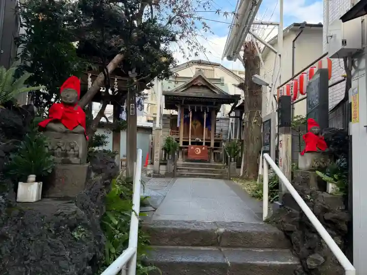 巣鴨猿田彦庚申堂の{uncategorized: "未分類", other: "その他", undefined: "問題あり", building: "その他建物", grave: "お墓", sacred_gate: "鳥居", guardian: "狛犬", statue: "像", buddha: "仏像", history: "歴史", nature: "自然", garden: "庭園", animal: "動物", pagoda: "塔", temizu: "手水舎", mountain_gate: "山門・神門", sanctuary: "本殿・本堂", subordinate: "末社・摂社", art: "芸術", scenery: "景色", jizo: "地蔵", ema: "絵馬", goshuin: "御朱印", omikuji: "おみくじ", items: "授与品その他", amulet: "お守り", goshuincho: "御朱印帳", eats: "食事", festival: "お祭り", votive_dance: "神楽", shichigosan: "七五三参", wedding: "結婚式", experience: "体験その他", initially: "初詣", around: "周辺", anti_infection: "感染症対策"}