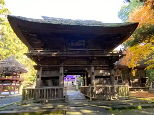 西明寺の山門