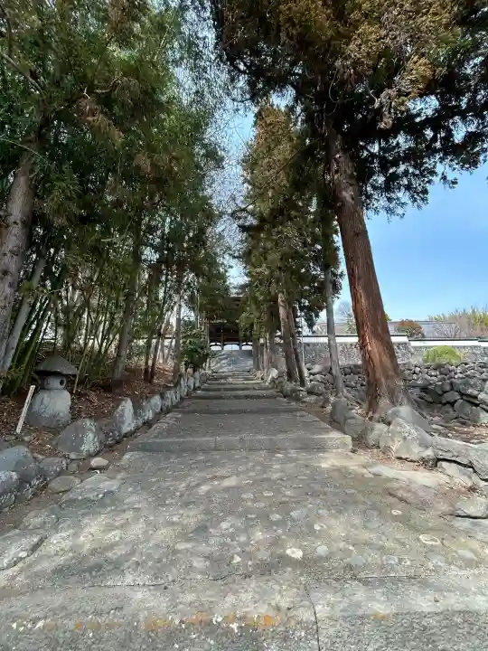 興善寺の{uncategorized: "未分類", other: "その他", undefined: "問題あり", building: "その他建物", grave: "お墓", sacred_gate: "鳥居", guardian: "狛犬", statue: "像", buddha: "仏像", history: "歴史", nature: "自然", garden: "庭園", animal: "動物", pagoda: "塔", temizu: "手水舎", mountain_gate: "山門・神門", sanctuary: "本殿・本堂", subordinate: "末社・摂社", art: "芸術", scenery: "景色", jizo: "地蔵", ema: "絵馬", goshuin: "御朱印", omikuji: "おみくじ", items: "授与品その他", amulet: "お守り", goshuincho: "御朱印帳", eats: "食事", festival: "お祭り", votive_dance: "神楽", shichigosan: "七五三参", wedding: "結婚式", experience: "体験その他", initially: "初詣", around: "周辺", anti_infection: "感染症対策"}