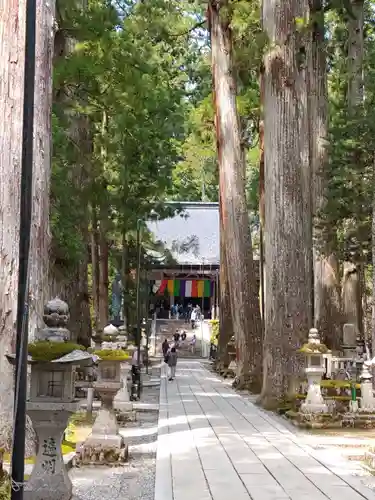 高野山金剛峯寺奥の院の建物その他