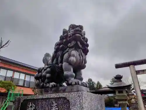 曽根神社の狛犬