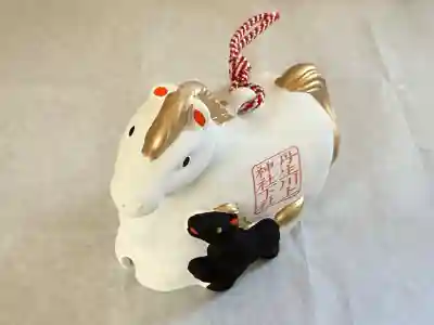 丹生川上神社（下社）の{uncategorized: "未分類", other: "その他", undefined: "問題あり", building: "その他建物", grave: "お墓", sacred_gate: "鳥居", guardian: "狛犬", statue: "像", buddha: "仏像", history: "歴史", nature: "自然", garden: "庭園", animal: "動物", pagoda: "塔", temizu: "手水舎", mountain_gate: "山門・神門", sanctuary: "本殿・本堂", subordinate: "末社・摂社", art: "芸術", scenery: "景色", jizo: "地蔵", ema: "絵馬", goshuin: "御朱印", omikuji: "おみくじ", items: "授与品その他", amulet: "お守り", goshuincho: "御朱印帳", eats: "食事", festival: "お祭り", votive_dance: "神楽", shichigosan: "七五三参", wedding: "結婚式", experience: "体験その他", initially: "初詣", around: "周辺", anti_infection: "感染症対策"}