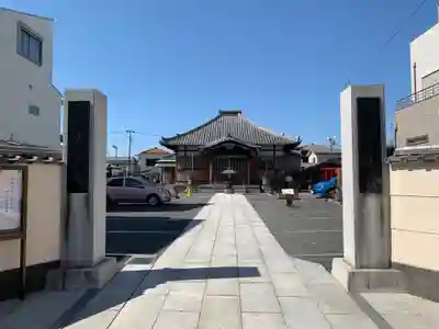 東学寺の本殿・本堂