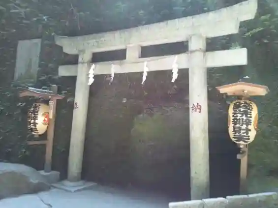 銭洗弁財天宇賀福神社(神奈川県)
